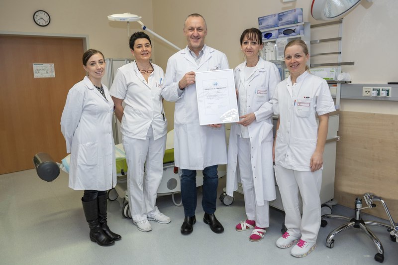 Team Wundzentrum / (C) Thomas Hude, Thomas Hude Auszeichnung für das Wundzentrum, Gruppenfoto, 1.3.2023, Katja Kommt, Foto Thomas Hude, Elisabethinen Krankenhaus