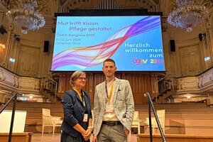 Sandra Pall und Daniel Pichlbauer auf dem Kongress.