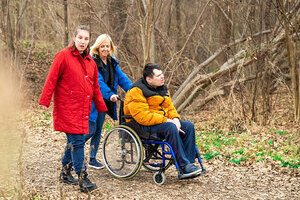 Klient:innen der TWS Antonio Martin beim Spaziergang in Hart bei Graz.