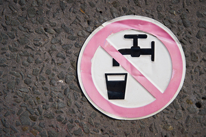 Kein Trinkwasser / depositphotos.com/heiko119 (Heiko Küverling) E. coli-Verunreinigungen im Trinkwasser