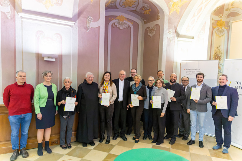Gruppenfoto Übergabe / Foto © Stephan Schönlaub Verleihung des kirchliche Umweltpreises
