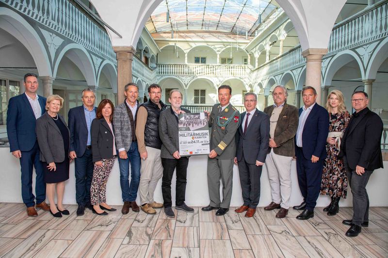 Fotoshooting, Benefizkonzert der Militärmusik Kärnten, Rathaussaal St. Veit, Fotos Thomas Hude, 7.11.2022