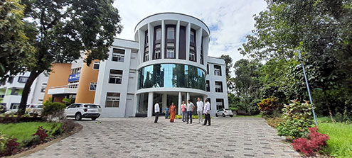 Besuch eines Colleges für General Nursing in Indien