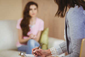 Therapie Psychologie Mädchen Beratung Behandlung Unterstützung Sitzung Querformat