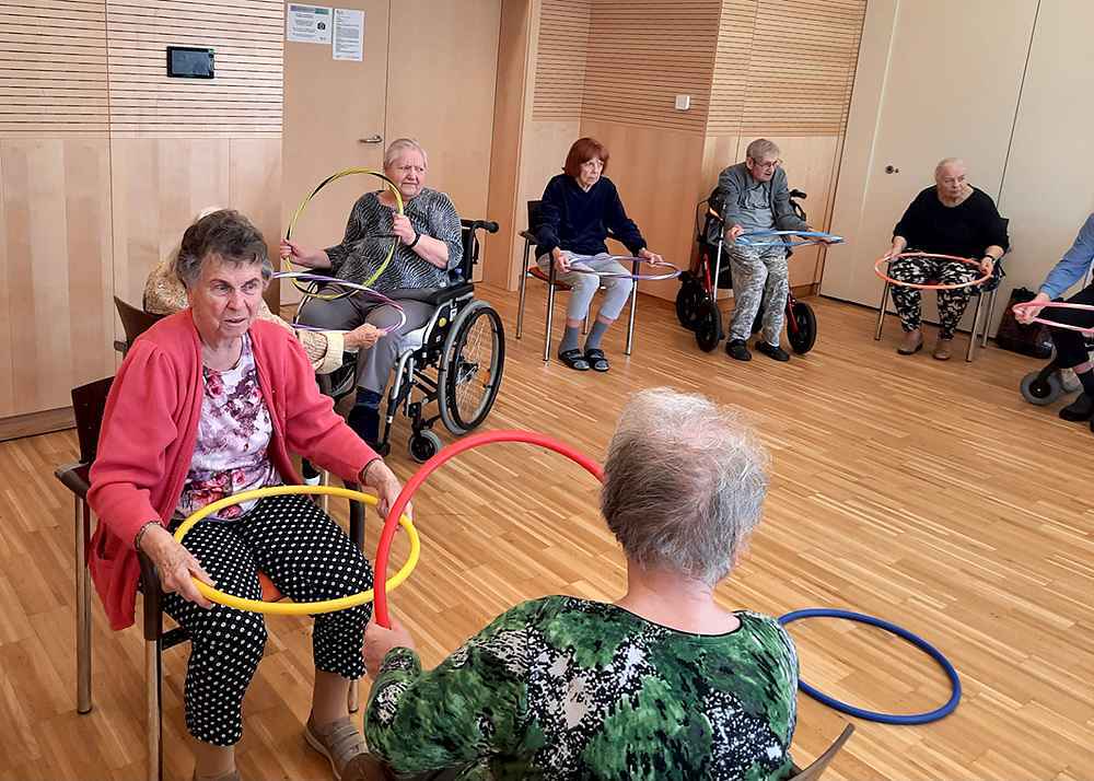Betreuung im Ordenswerk / Barmherzige Brüder Das Bild zeigt eine Betreuungssituation im Ordenswerk in Kritzendorf.