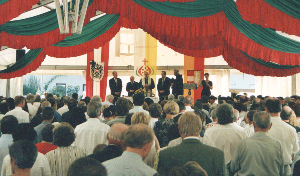 Im Festzelt bei der Eröffnung der Lebenswelt Schenkenfelden im Jahr 1999