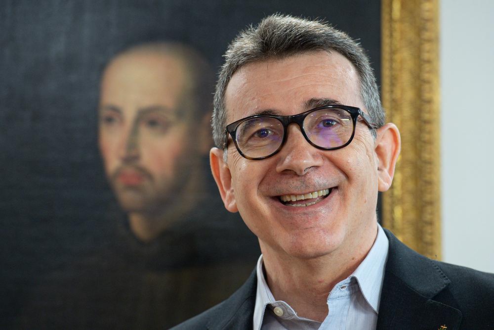 Das Bild zeigt Pater Generalprior Jesús Etayo OH.