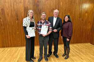 Gruppenfoto BHB Graz und Lebenswelten Kainbach mit Bischof Schwarz