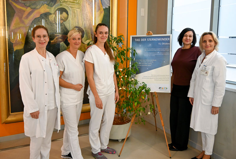 OÄ Dr. Petra Pinter; SL Stv, DGKP Nicole Dörfler; Hebamme Larissa Fritz; PDir. Stv. Susanne Wukovatz; Prim. Dr. Ingrid Steindl