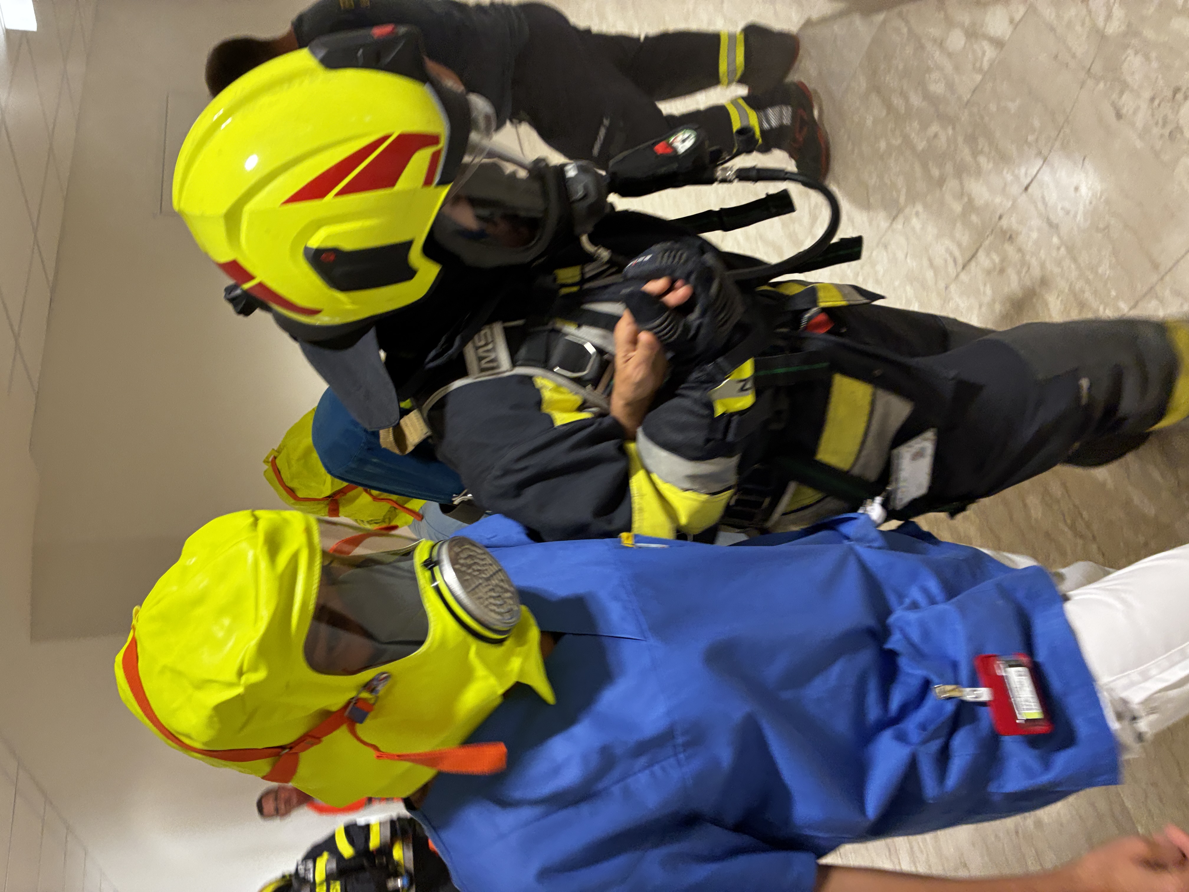 Evakuierungsübung mit Feuerwehr