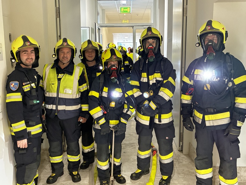 Evakuierungsübung mit Feuerwehren