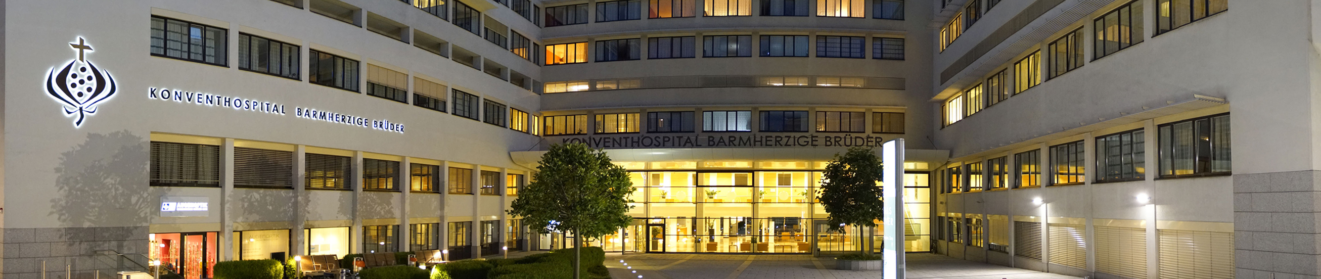 Das Bild zeigt eine Panoramsicht des Krankenhauses der Barmherzigen Brüder Linz