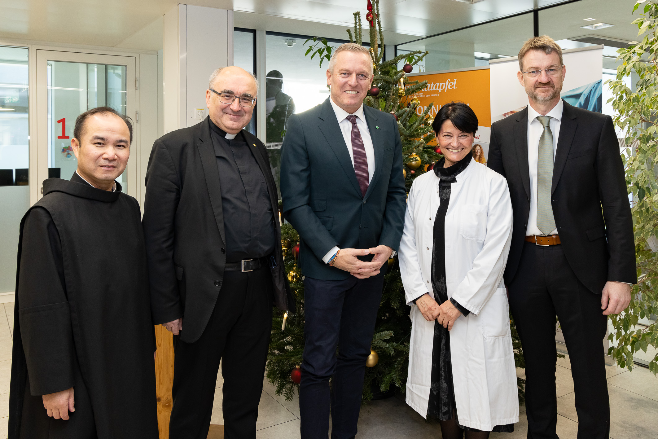 Bischof Krautwaschel und Landeshauptmann Kunasek zu Besuch Barmherzige Brüder Graz
