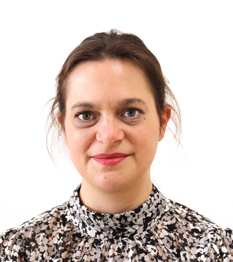 Das Bild zeigt Kristina Weimer-Hötzeneder.