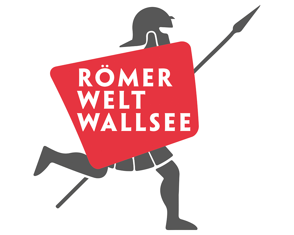 Römer mit Schild 'Römerwelt Wallsee'