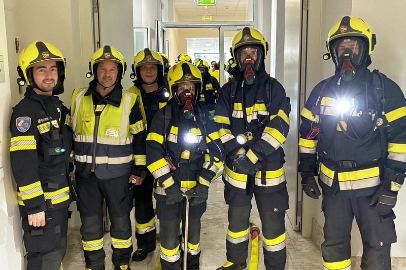 Evakuierungsübung mit Feuerwehren