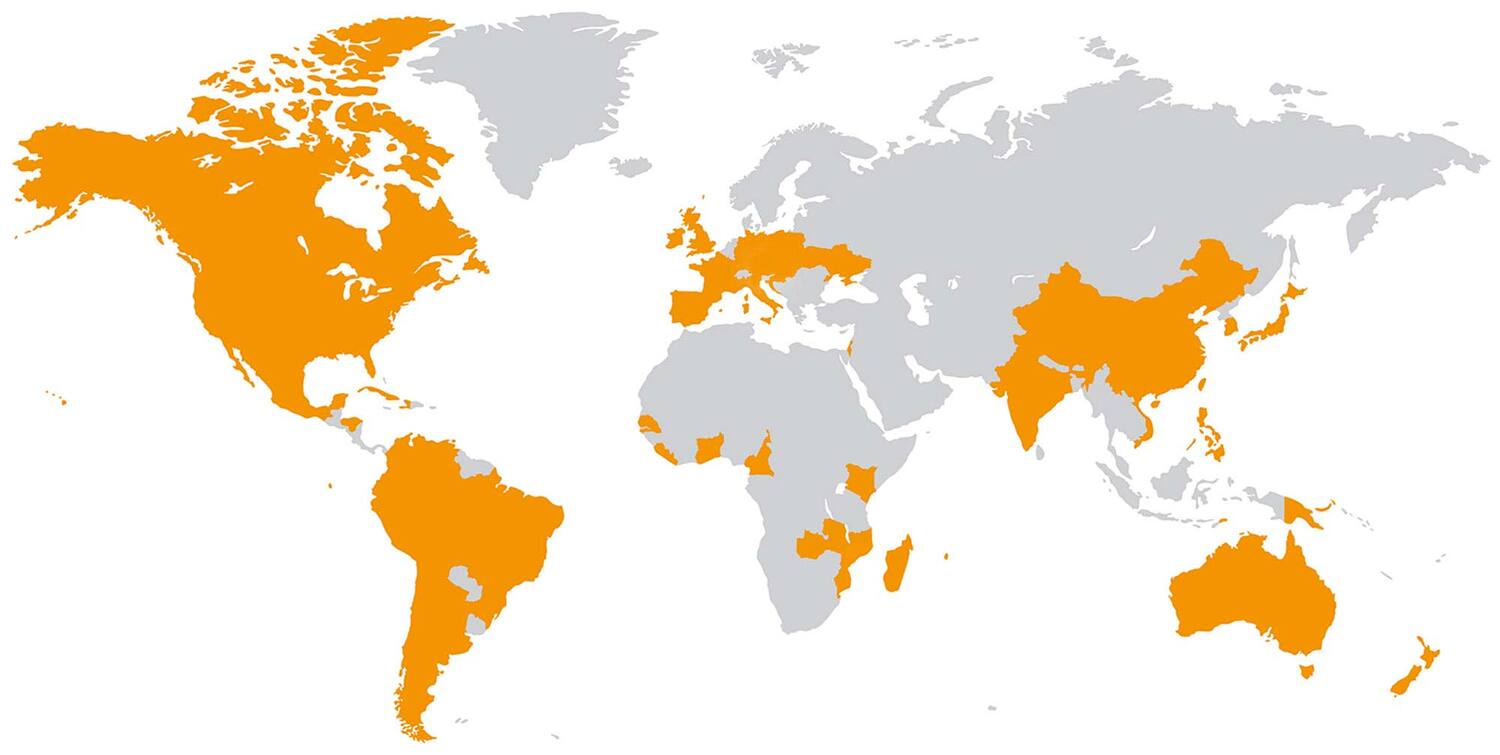 Weltkarte mit orange markierten Ländern in Nord- und Südamerika, Europa, Afrika, Asien und Australien