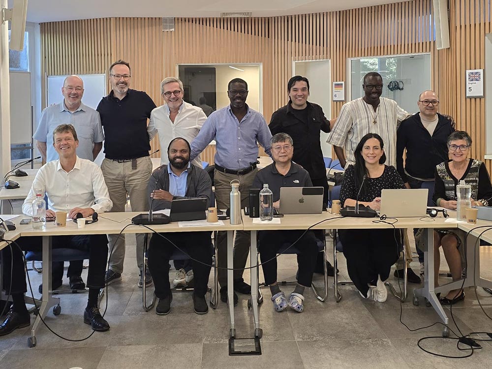 Das Bild zeigt das Erweiterte Generaldefinitorium während seiner zweiten Sitzung in Rom.