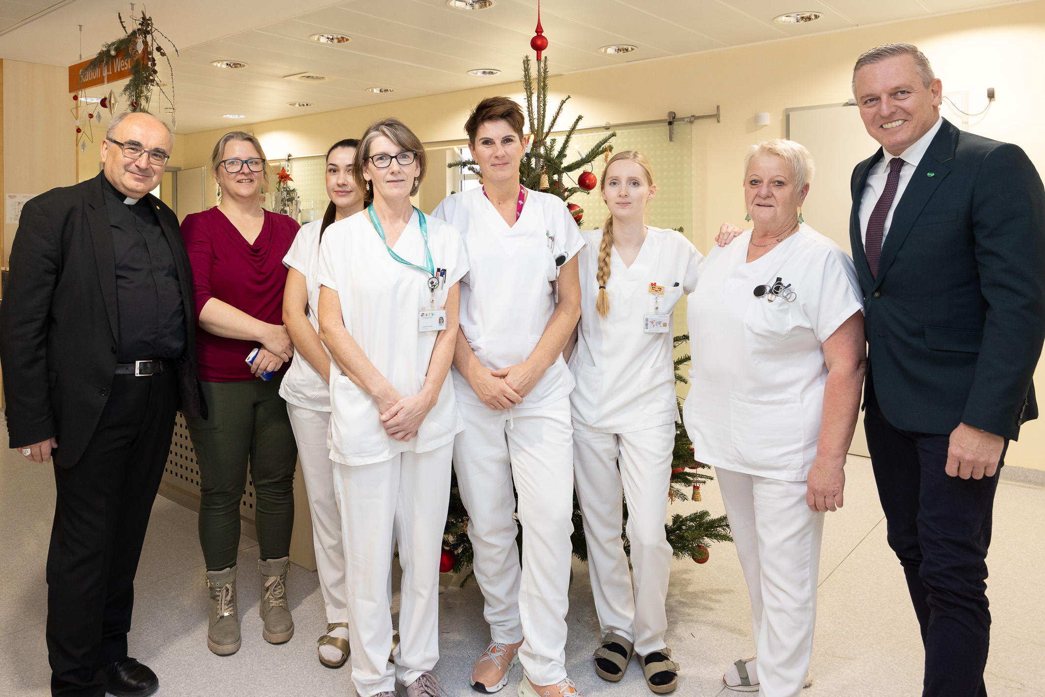 Bischof Krautwaschel und Landeshauptmann Kunasek zu Besuch Barmherzige Brüder Graz