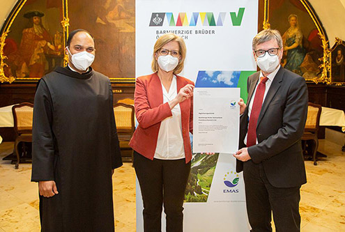 Verleihung EMAS-Zertifikate durch Klimaschutzministerin Gewessler an Barmherzige Brüder