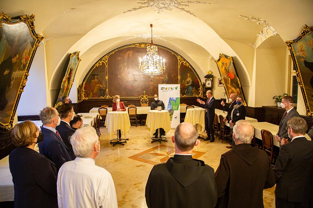 Verleihung EMAS-Zertifikate durch Klimaschutzministerin Gewessler an Barmherzige Brüder