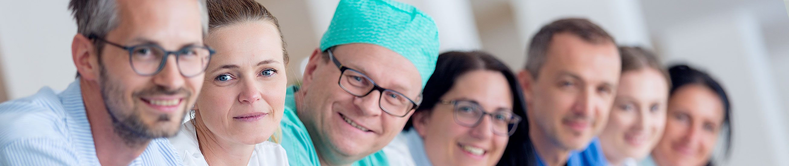 Das Bild zeigt die Vielfältigkeit der Pflegeberufsmöglichkeiten.