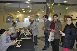 Zahlreiche Philatelisten und Freunde der Barmherzigen Brüder kamen zum Sonderpostamt am 8. März 2014, C: Krankenhaus der Barmherzigen Brüder Wien