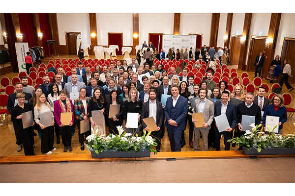Feierliche Verleihung des BGF-Gütesiegels für niederösterreichische Betriebe - Gruppenbild