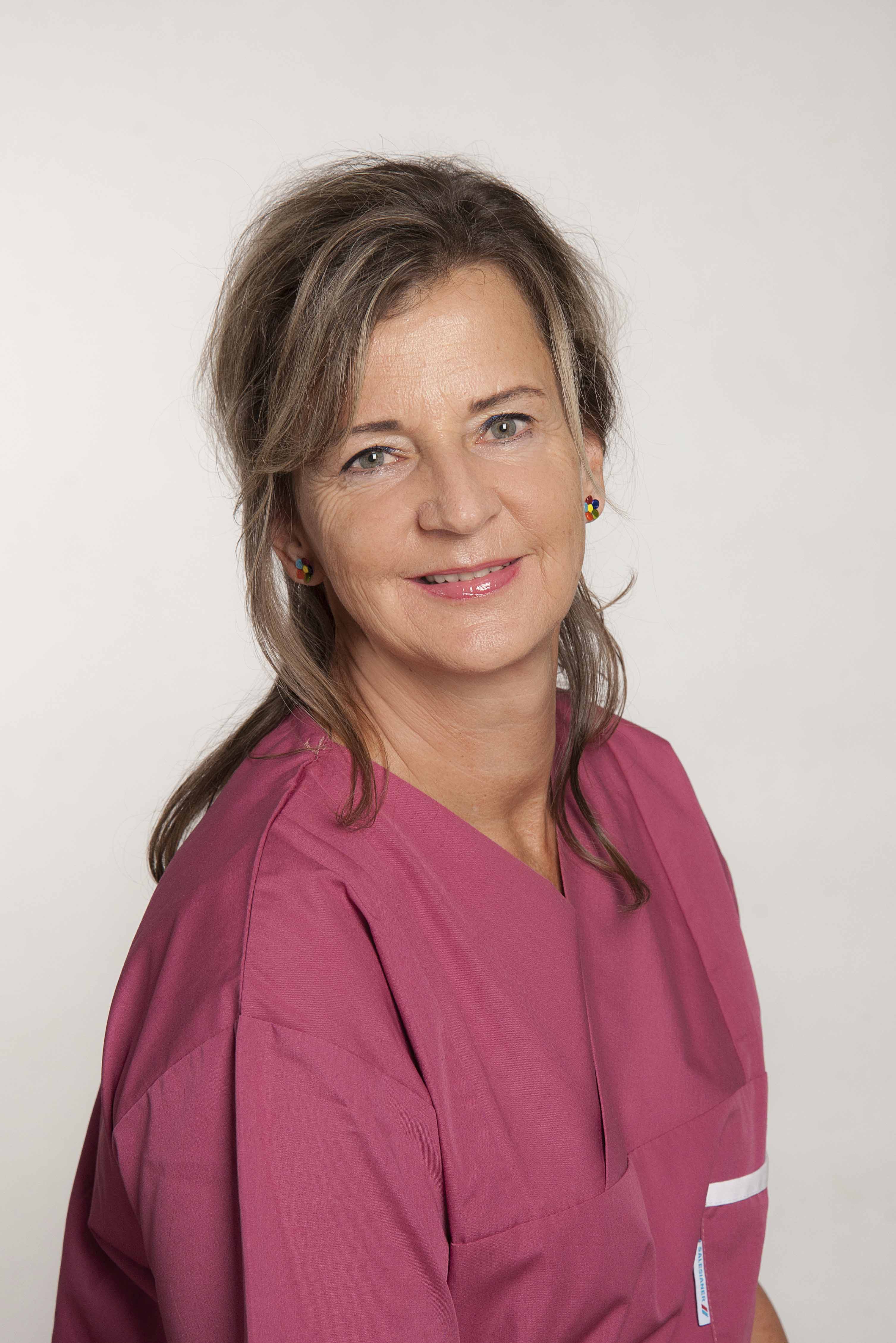 Hebamme Bettina Steindorfer