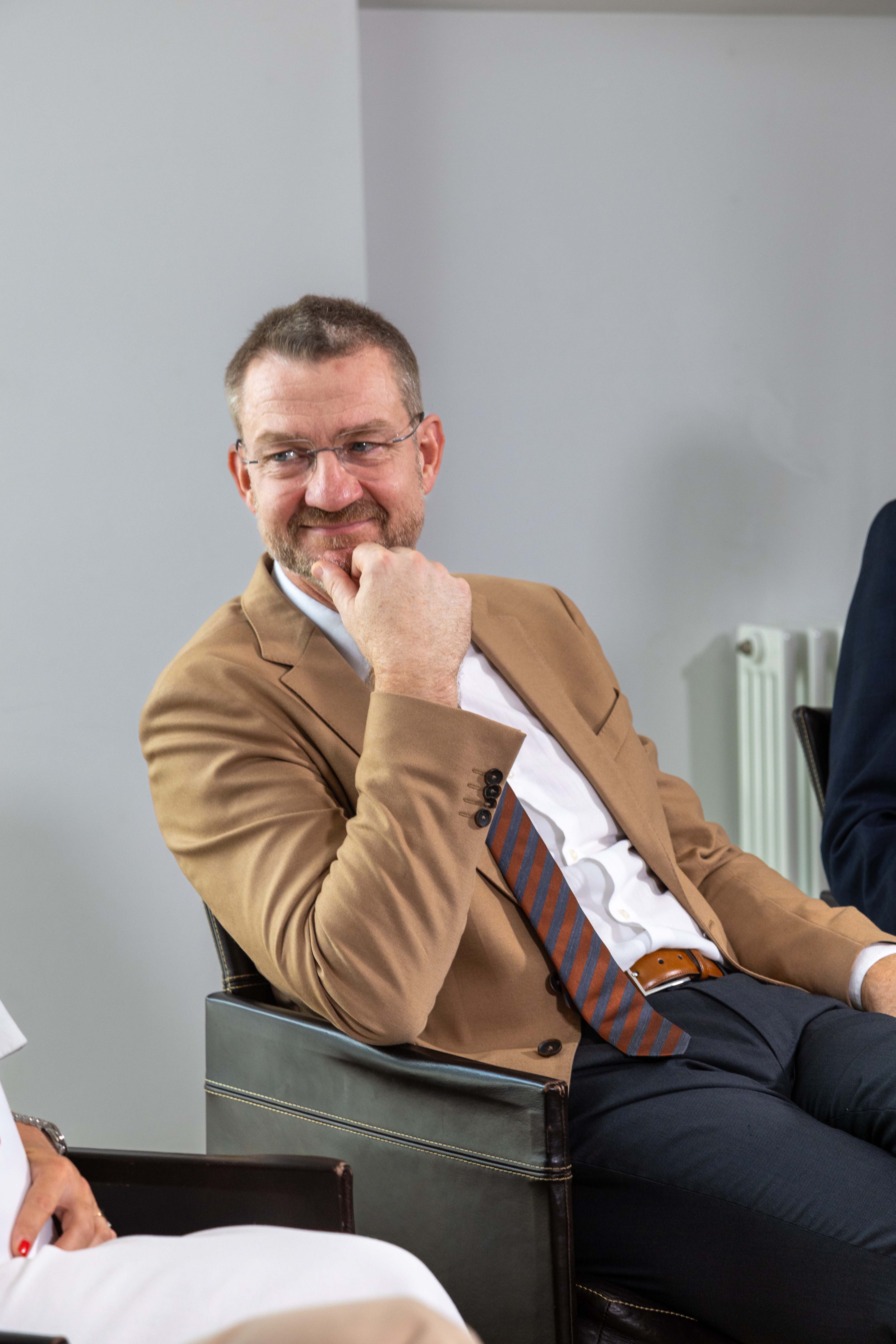 osama@hexatonicfilms.com osama@hexatonicfilms.com Osama Rasheed