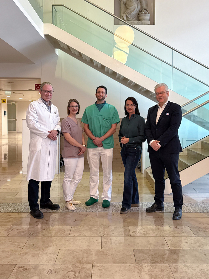 v. li nach re: Priv.-Doz. Mag. Dr. Thomas Berger, OÄ Dr.in Christiane Braumann, IBCLC, Priv.-Doz. OA Dr. Richard Mayer, Michaela Greiner, Prim. Univ.-Prof. Dr. Lukas Hefler