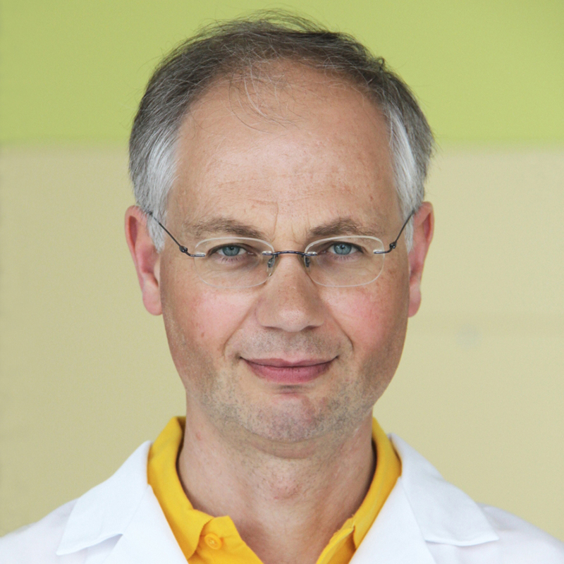 Das Bild zeigt Dr. Bernd Zechner