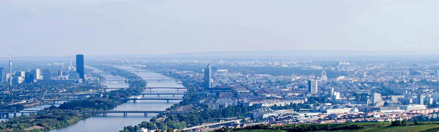 Das Bild zeigt ein Panorama von Wien.