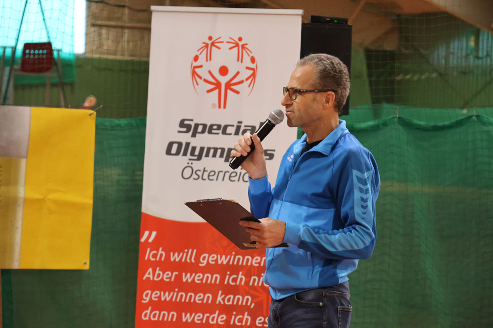 Mag. Stefan Dullnig vom PTT Kainbach moderierte die Siegerehrung