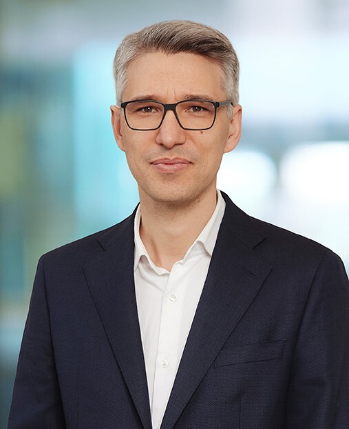 Prim. Priv. -Doz. Dr. Stefan Riss, FRCS