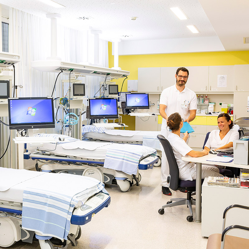 Zu sehen ist der Aufwachraum der Interdisziplinären Tagesklinik. 