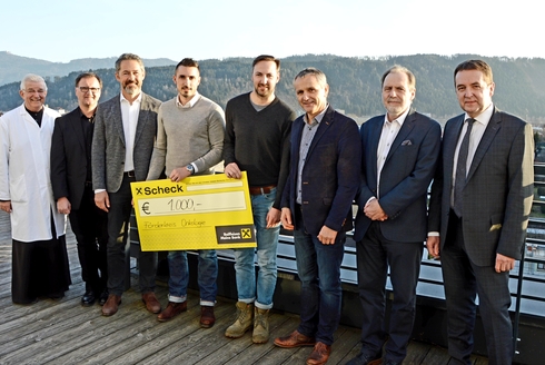 v.l.n.r.: Rechtsträgervertreter P. Prior Paulus Kohler, OH, DI Helmut Rainer-Marinello, Ing. Georg Ebner, Peter Wieser, MBA, MSc und Mag. Franz Planegger, Förderkreis-Obmann Meinhard Aicher, PBMA, den Vorstand der Abteilung für Innere Medizin am Kran / Barmherzige Brüder Spende an den Förderkreis