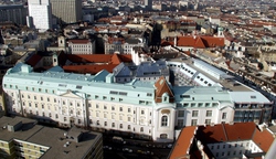 Luftaufnahme Krankenhaus der Barmherzigen Brüder Wien, C: Krankenhaus der Barmherzigen Brüder Wien