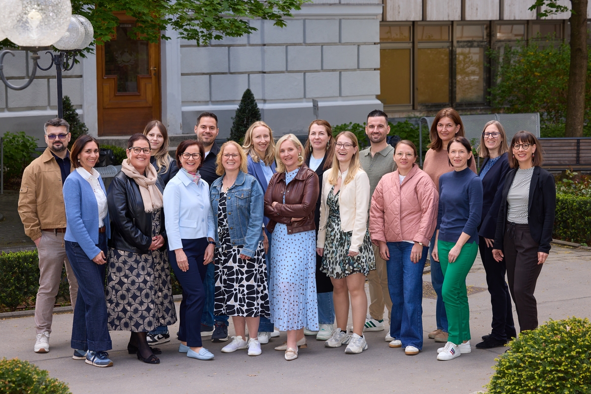Gruppenfoto Pflegeakademie Team / Ludwig Schedl