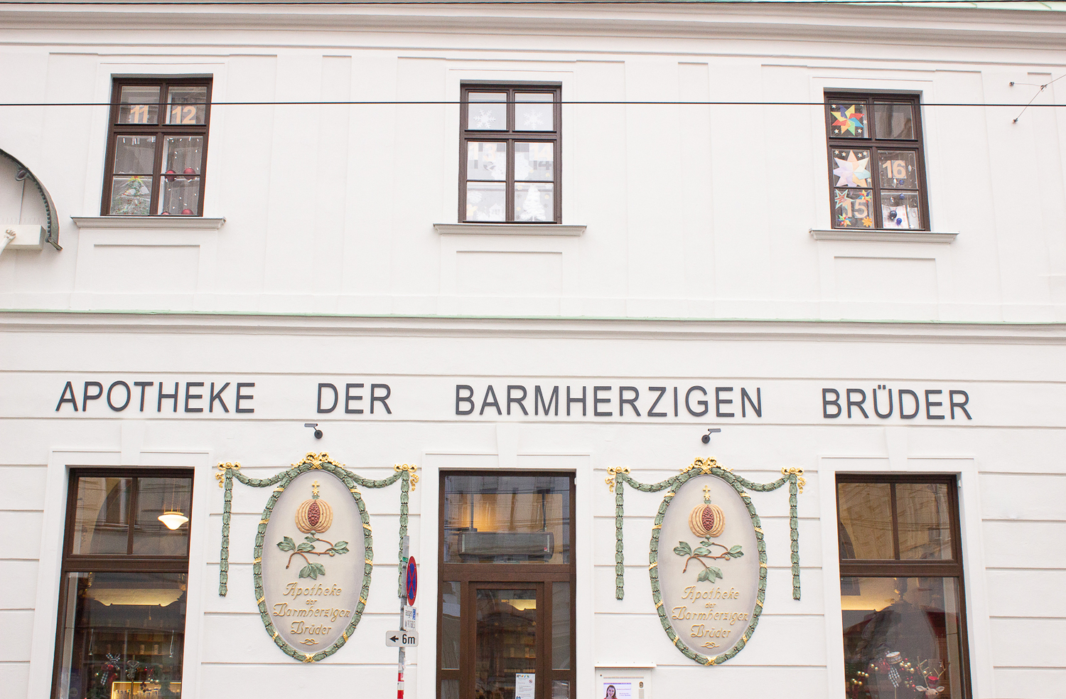 Apotheke der Barmherzigen Brüder von Aussen