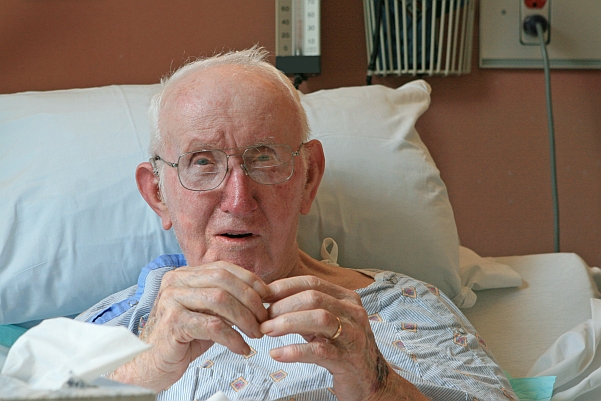 Hospital Stay / Andrew Gentry - Fotolia