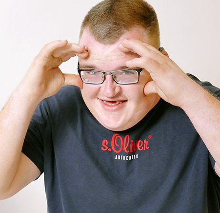 Kunde hält Ausschau