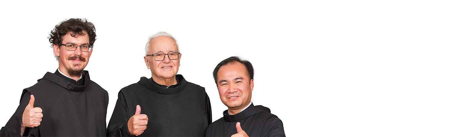 Das Bild zeigt mehrere Barmherzige Brüder.