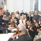 Musikalisch wurde die Messe von der Capella Francescana unter der Leitung von Dr. Michael Lessky gestaltet.