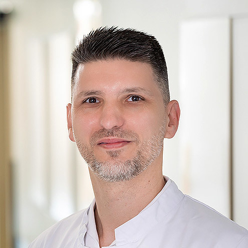 OA Dr. Szabolcs Bozsa