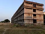 Das Bild zeigt den Rohbau des Zubaus des Krankenhauses der Barmherzigen Brüder in der indischen Kleinstadt Khandwa.