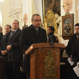 Mitarbeiter des Krankenhauses gestalteten die Messe mit, hier Georg Urban, der Pastoralratsvorsitzende.