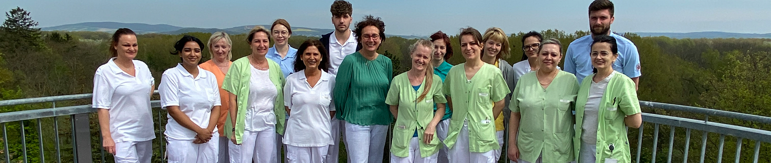 Das Bild zeigt Mitarbeitende der von Pflegen - Betreuen - Wohnen Barmherzige Brüder Kritzendorf