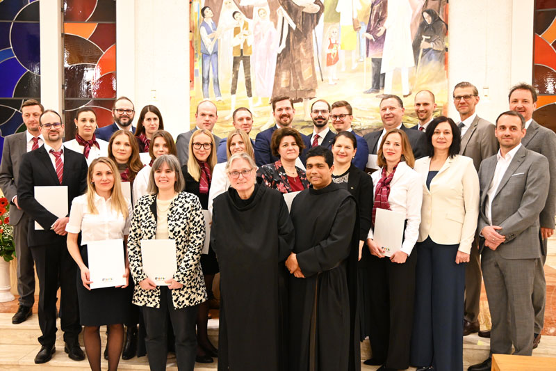 Ernennung neuer Führungskräfte und Oberärzt:innen 