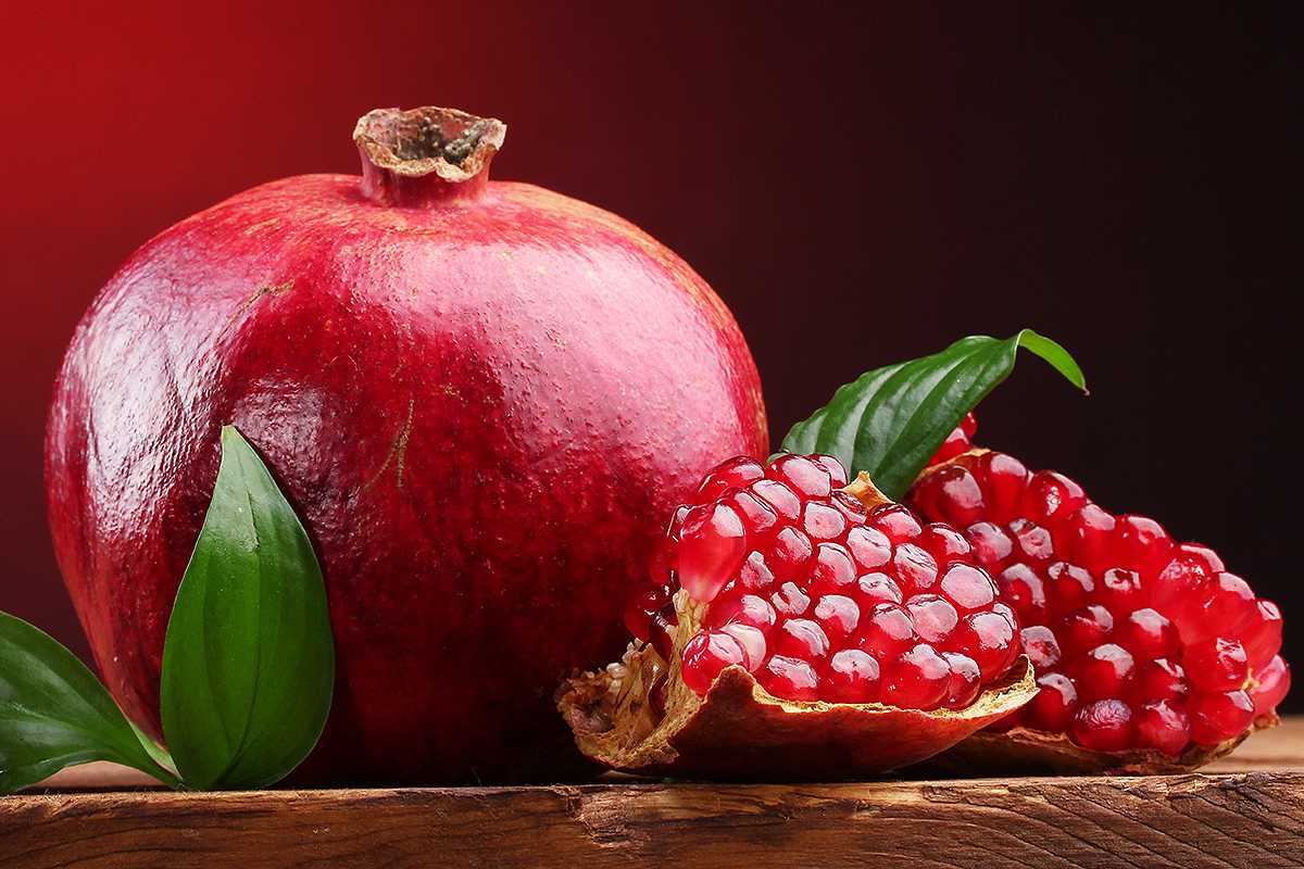 Das Bild zeigt einen Granatapfel.